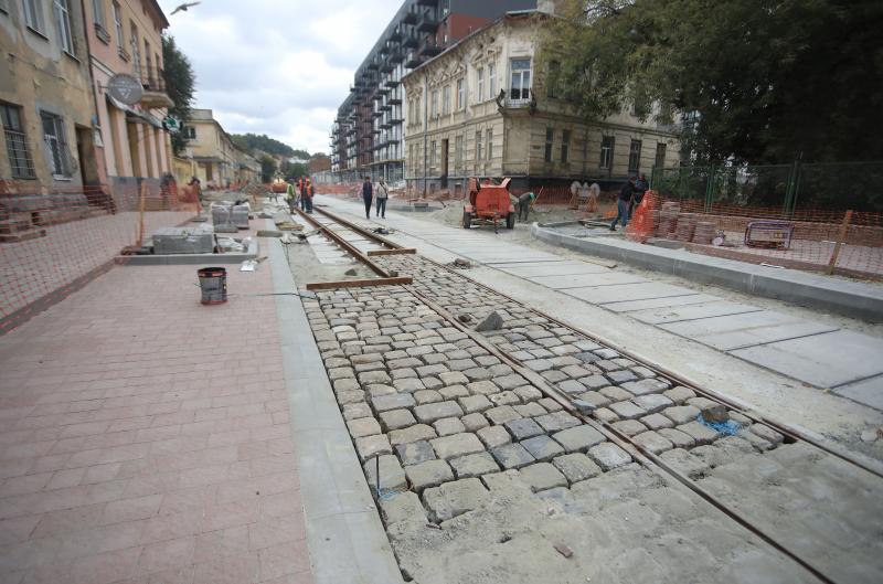 Детальніше про статтю Мозаїку використають при реконструкції площі Двірцевої, роботи на якій продовжаться у березні