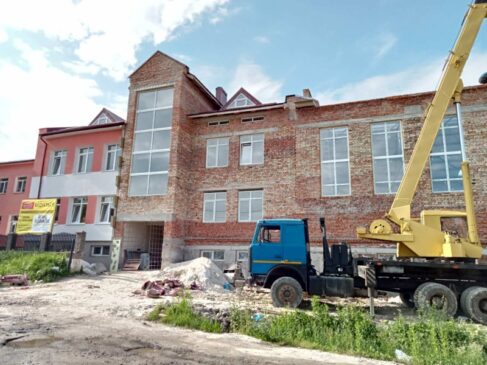 Детальніше про статтю Будівництво спорткомплексу у селі Новиця